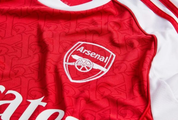 Is een replica Arsenal shirt de moeite waard?