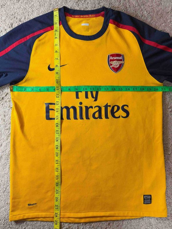 Hoe kies je de juiste maat van een Arsenal shirt?